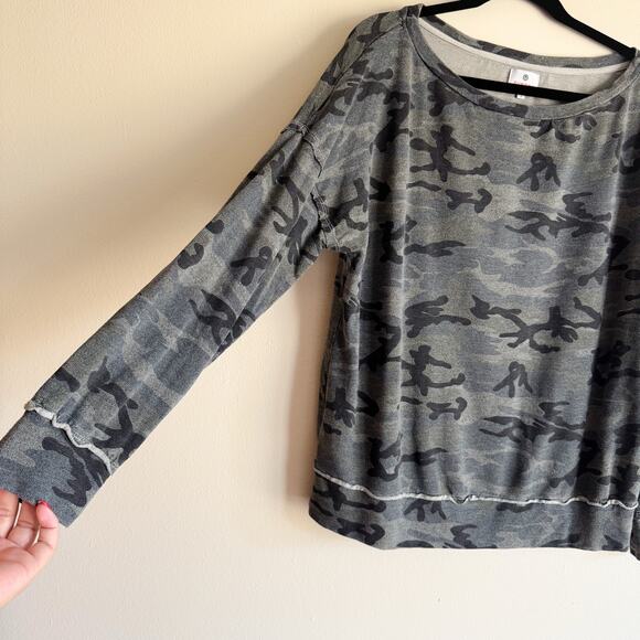 Sundry Green Camo Wide Neck Off Shoulder Pullover Sweatshirt - Size 2 or Medium - Picture 2 of 8
